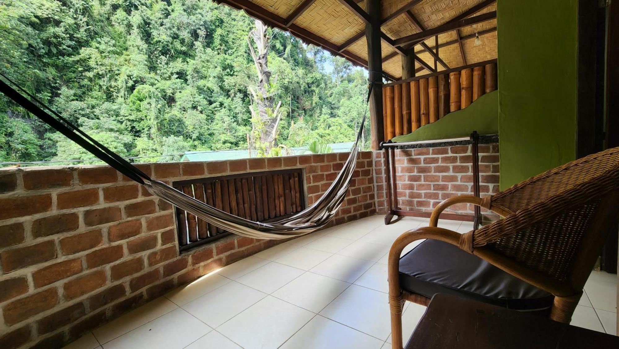 Sam's Bungalows Bukit Lawang Bagian luar foto
