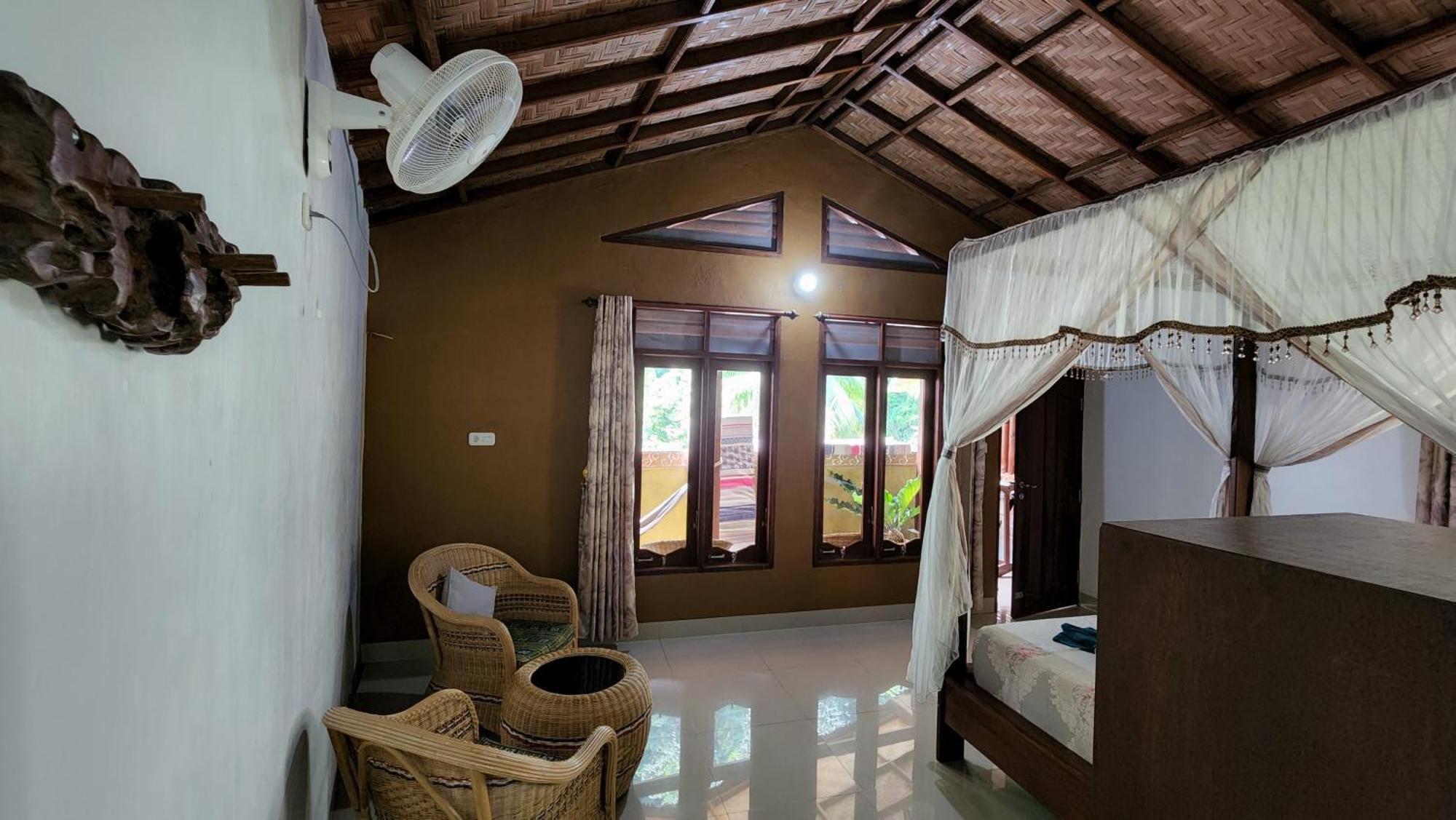 Sam's Bungalows Bukit Lawang Bagian luar foto