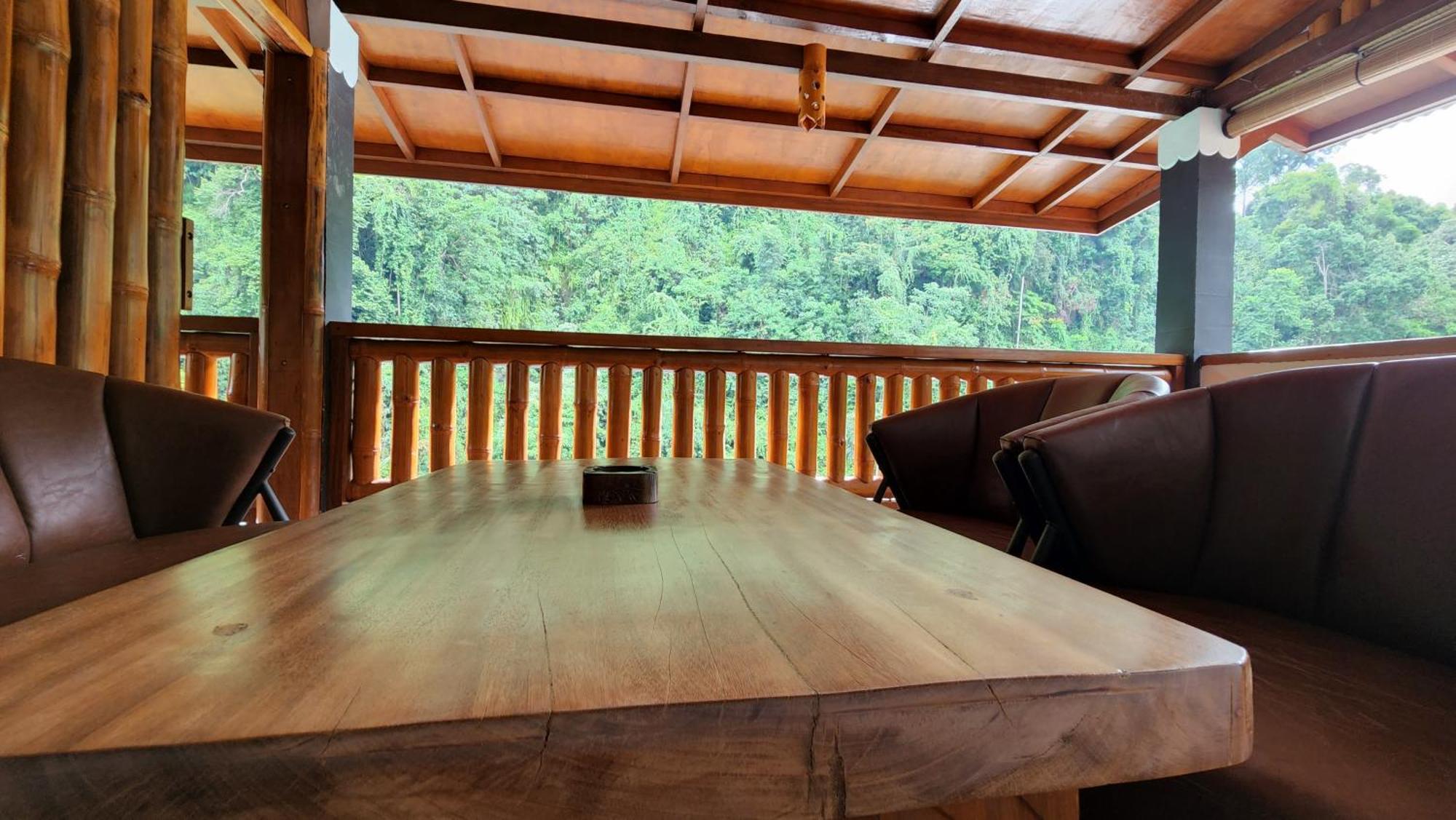 Sam's Bungalows Bukit Lawang Bagian luar foto