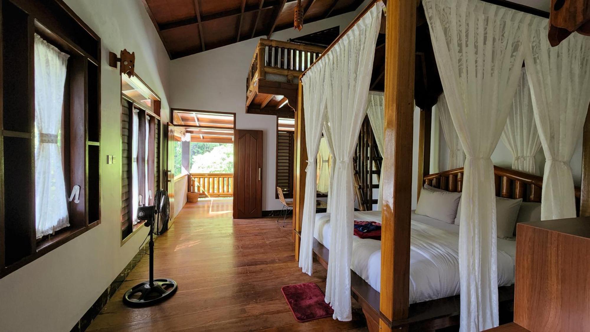 Sam's Bungalows Bukit Lawang Bagian luar foto