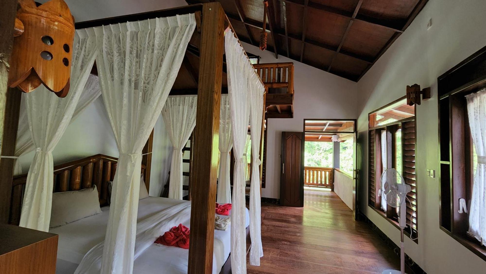 Sam's Bungalows Bukit Lawang Bagian luar foto