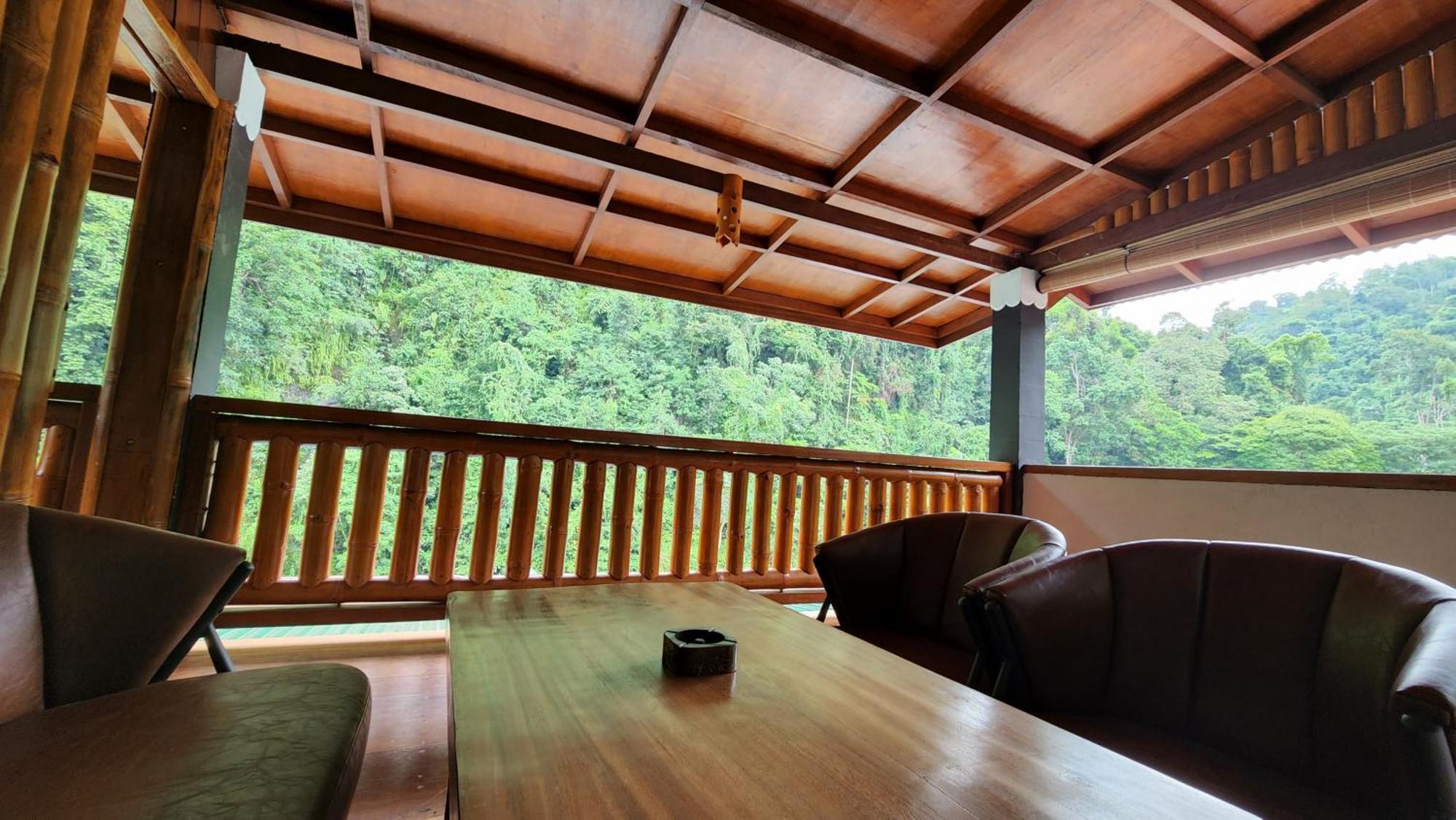 Sam's Bungalows Bukit Lawang Bagian luar foto