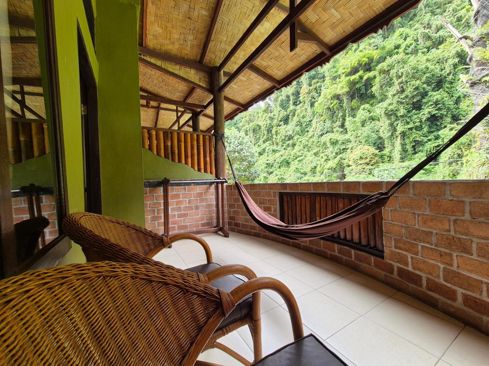 Sam's Bungalows Bukit Lawang Bagian luar foto
