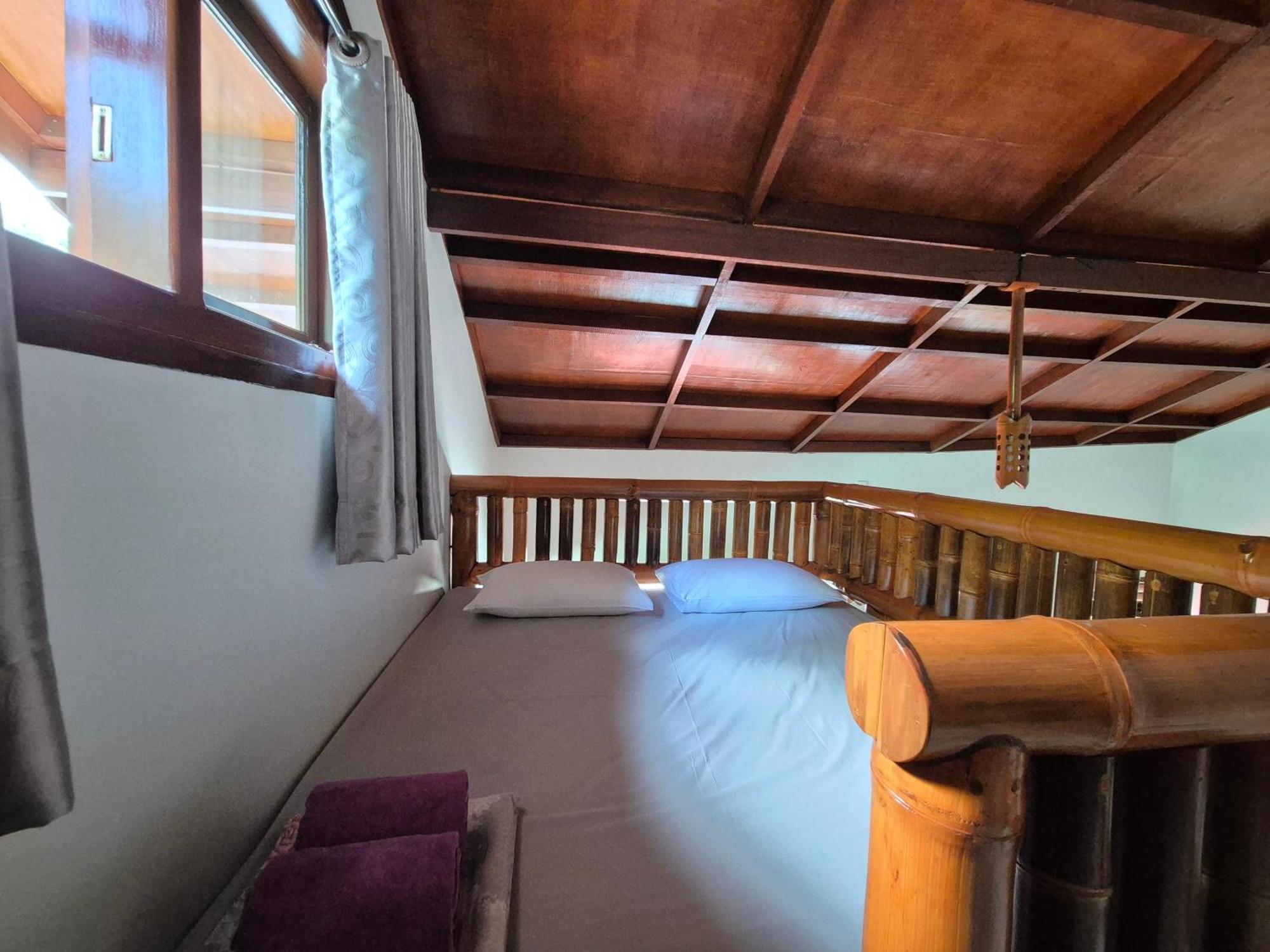 Sam's Bungalows Bukit Lawang Bagian luar foto