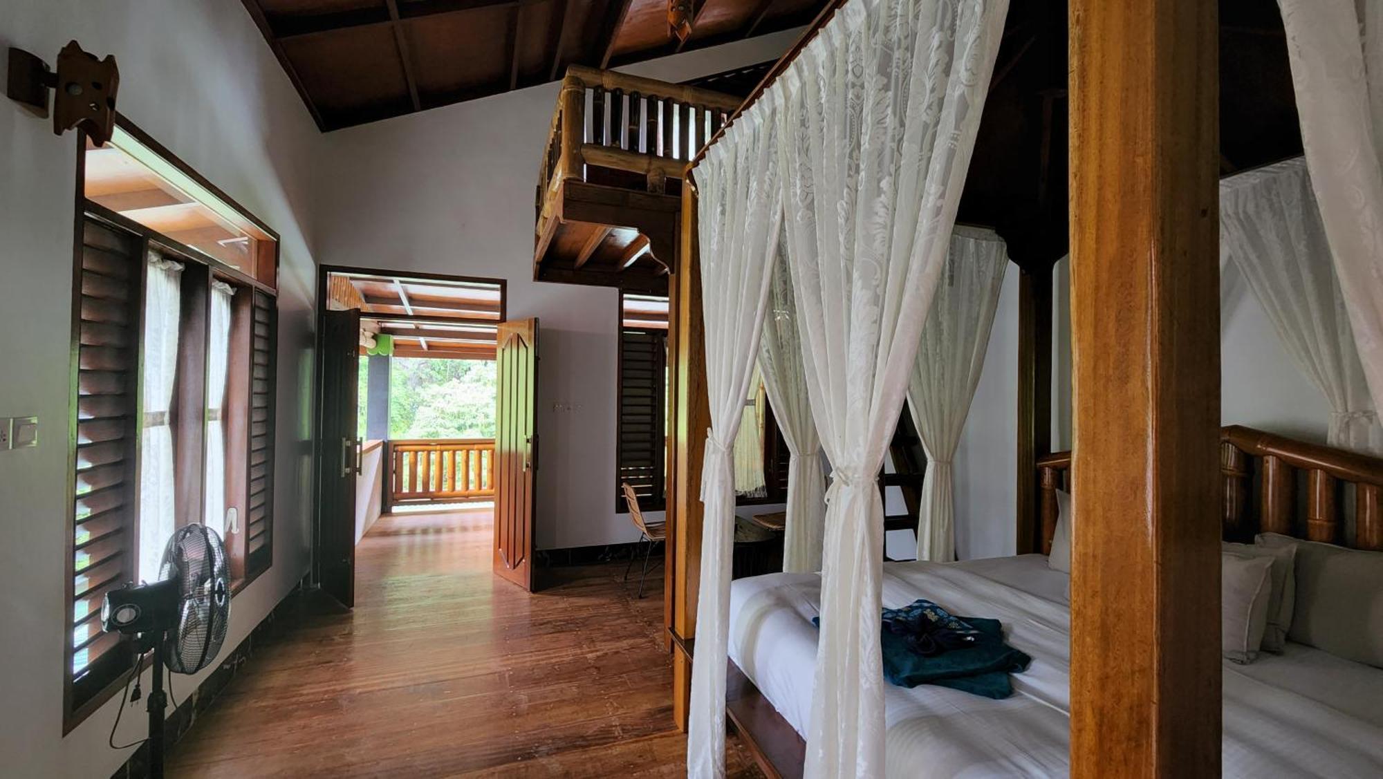 Sam's Bungalows Bukit Lawang Bagian luar foto