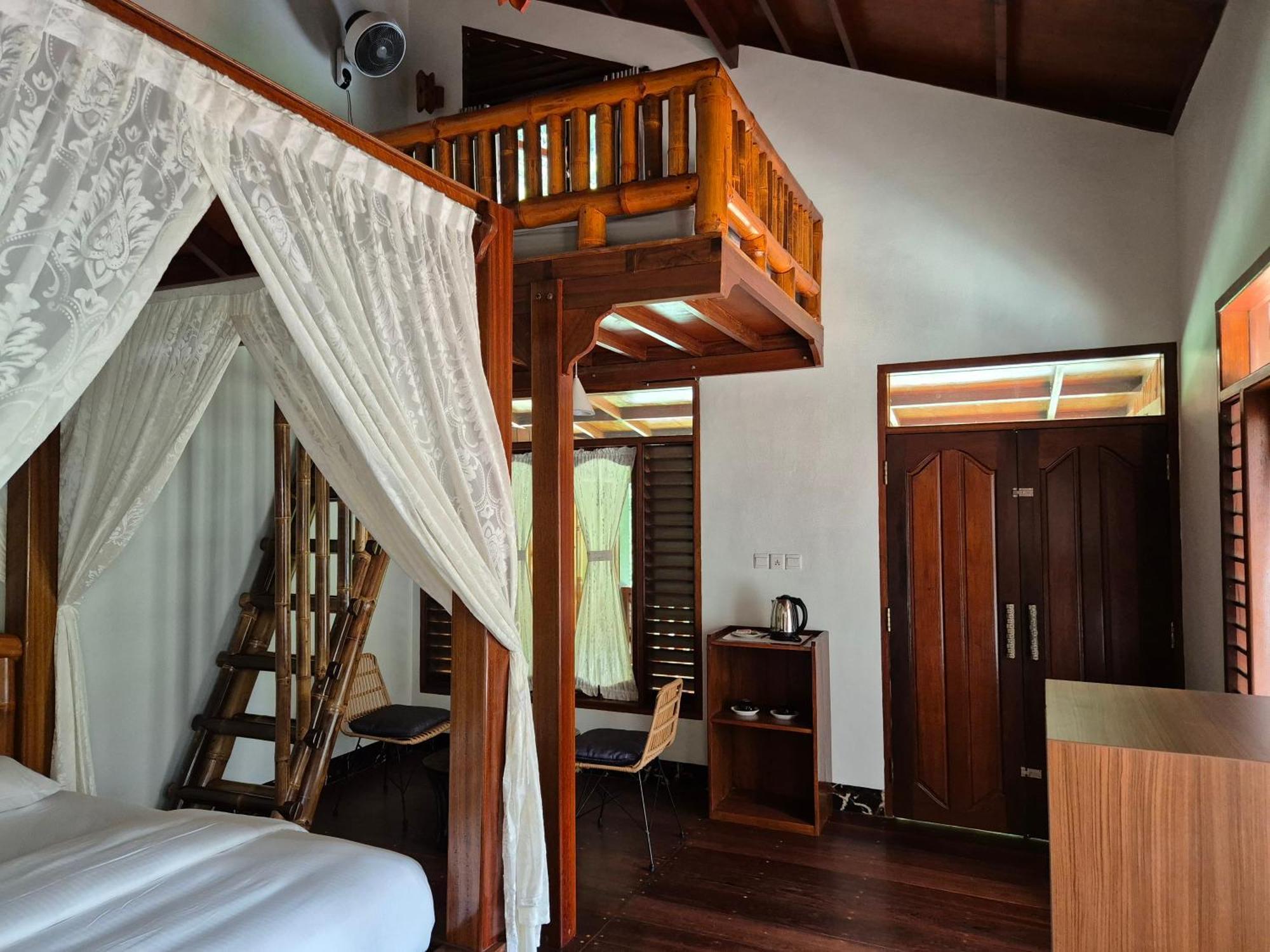 Sam's Bungalows Bukit Lawang Bagian luar foto