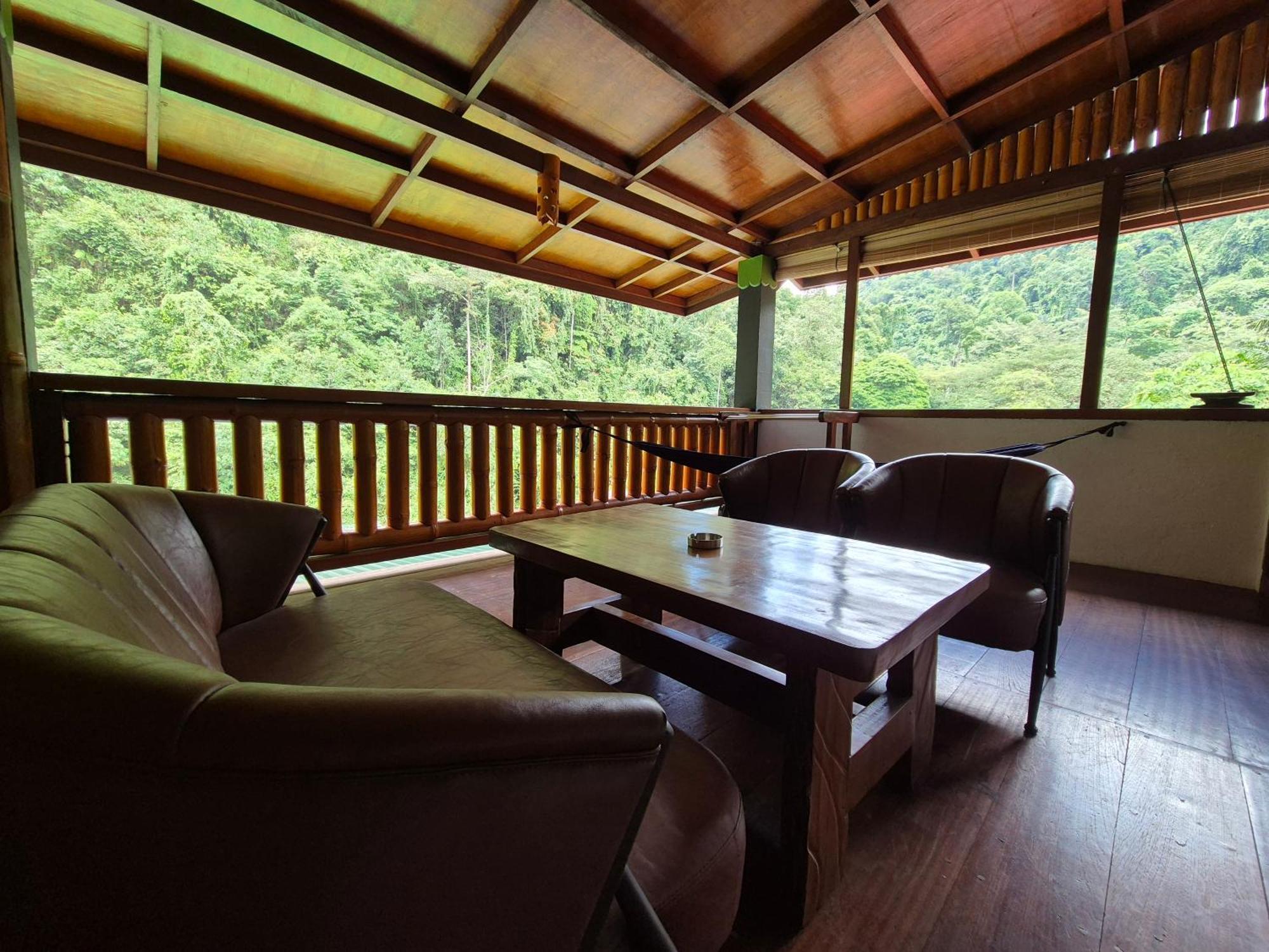 Sam's Bungalows Bukit Lawang Bagian luar foto