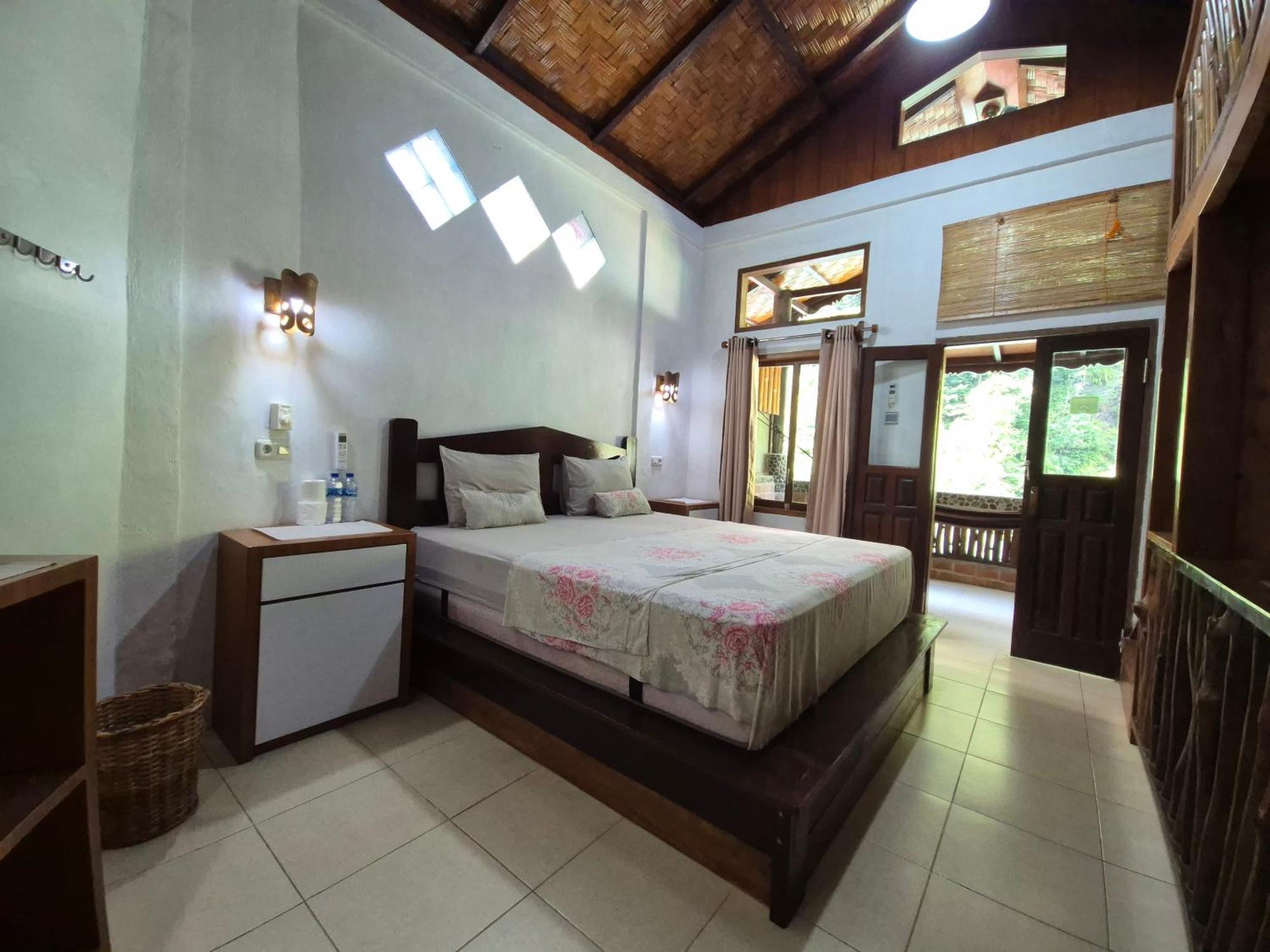 Sam's Bungalows Bukit Lawang Bagian luar foto